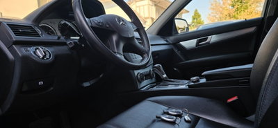 Mercedes-Benz Classe C 220 CDI Avantgarde (12)