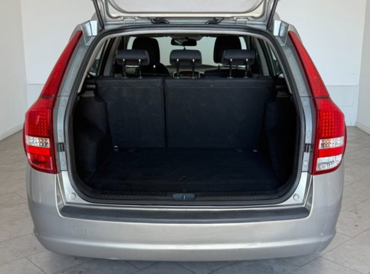 Kia cee'd Sport Wagon 1.4 90CV EX (7)