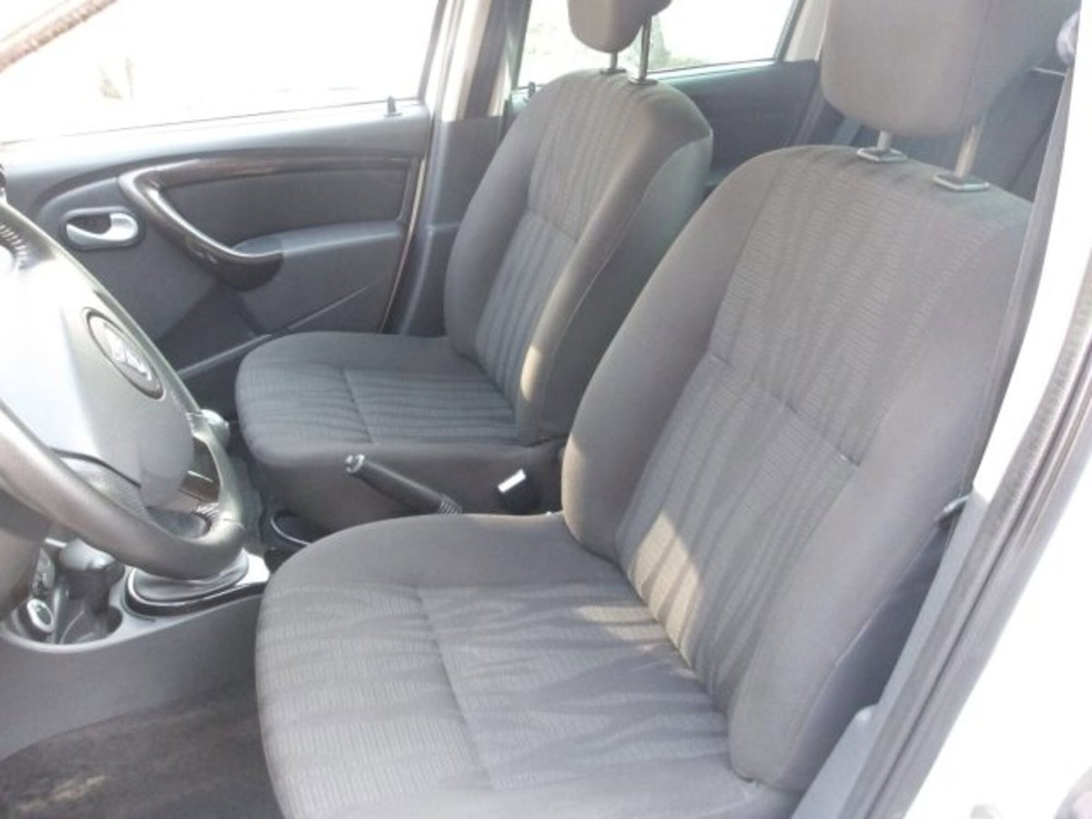 Dacia Duster 1.5 dCi 110CV 4x4 Ambiance (16)