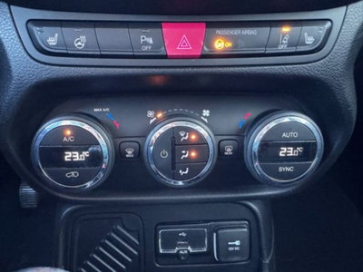 Jeep Renegade 1.6 Mjt 120 CV Limited (11)