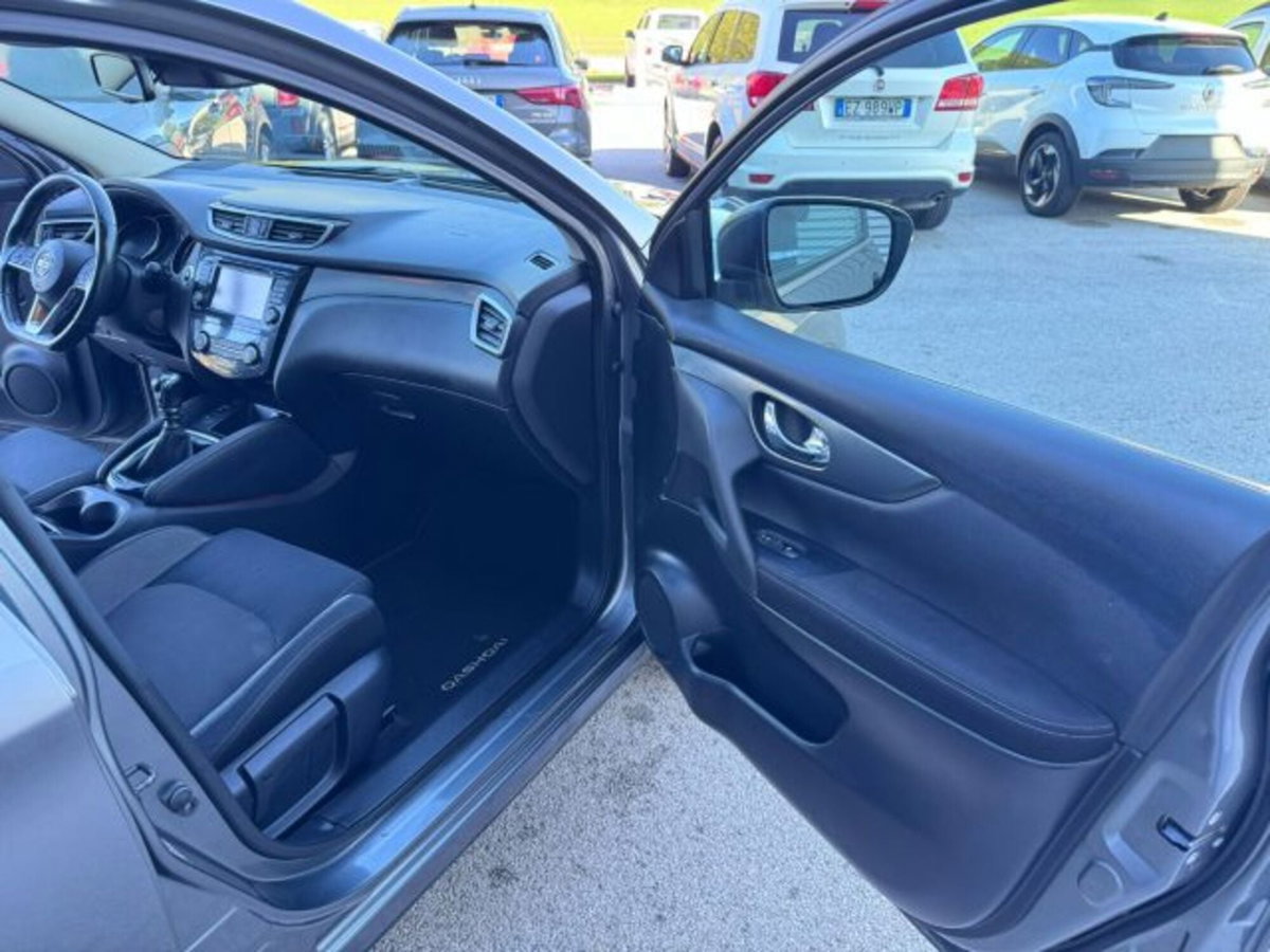 Nissan Qashqai 1.5 dCi Tekna (11)