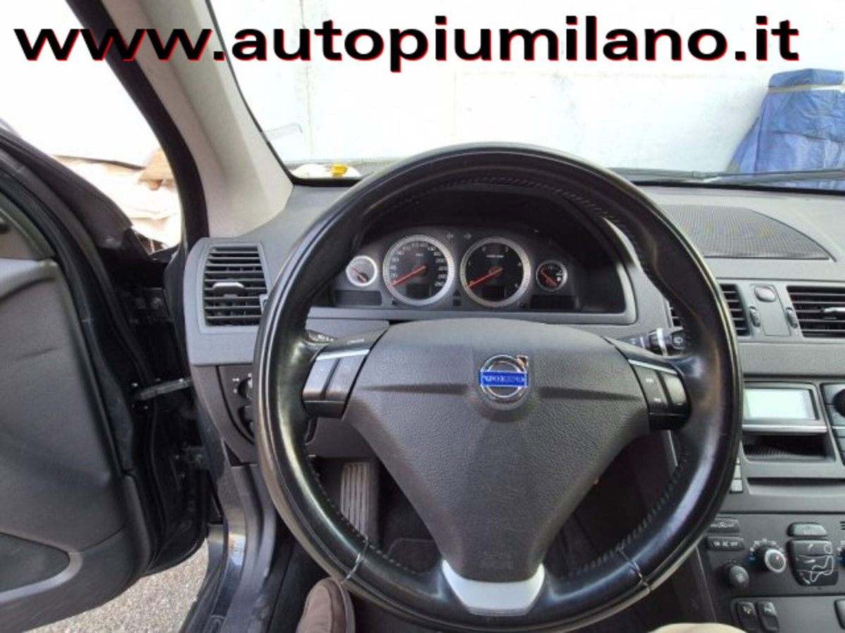Volvo XC90 D5 AWD Geartronic Momentum (11)