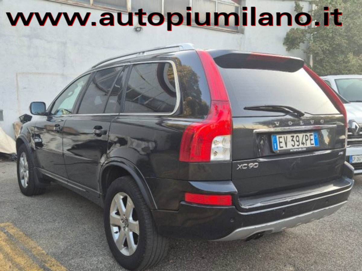 Volvo XC90 D5 AWD Geartronic Momentum (4)