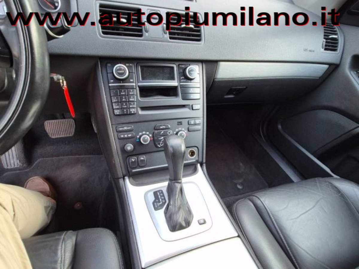 Volvo XC90 D5 AWD Geartronic Momentum (9)