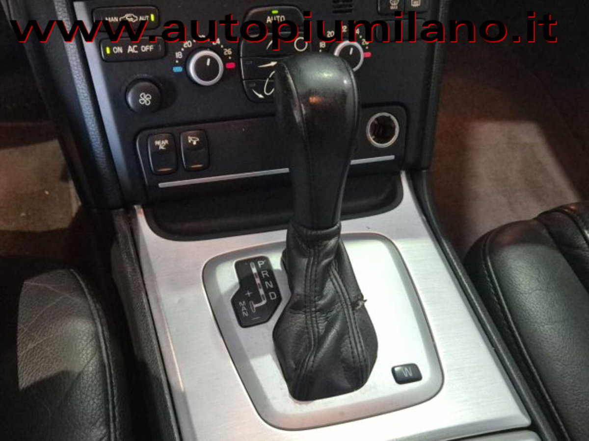 Volvo XC90 D5 AWD Geartronic Momentum (13)