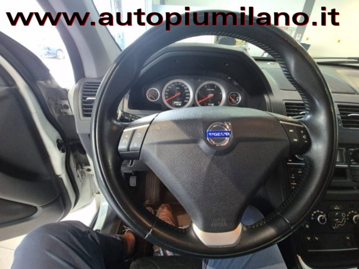 Volvo XC90 D5 AWD Geartronic Momentum (16)