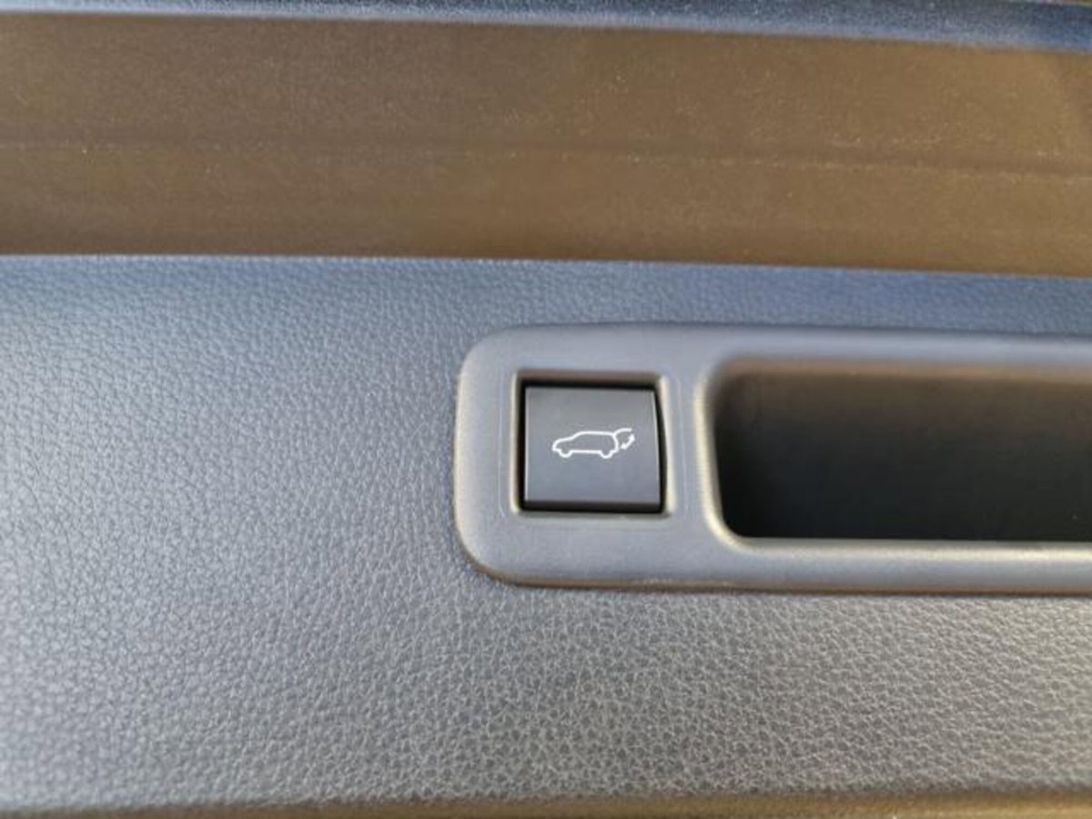 Toyota Highlander 2.5h Lounge e-cvt (13)