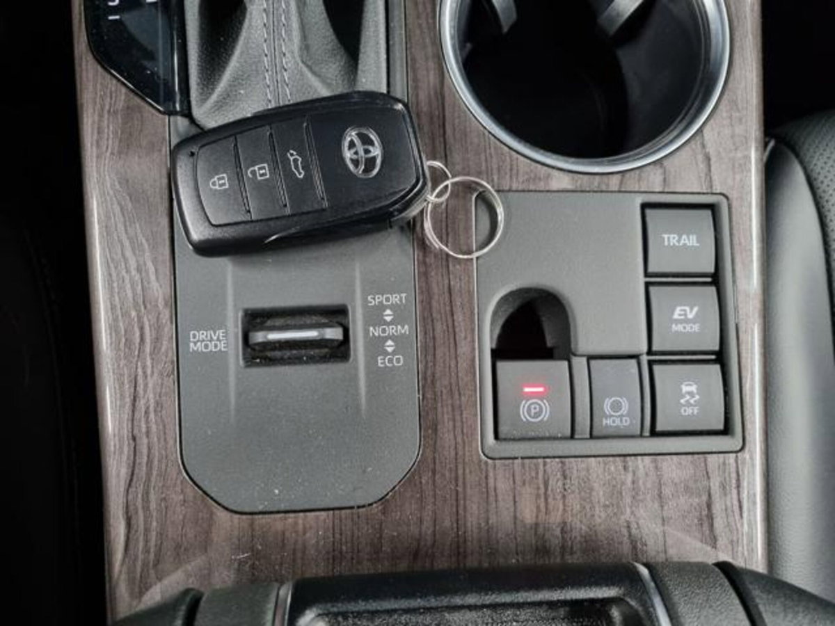 Toyota Highlander 2.5h Lounge e-cvt (14)