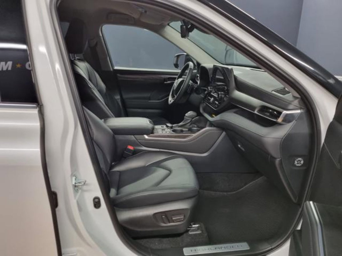 Toyota Highlander 2.5h Lounge e-cvt (8)