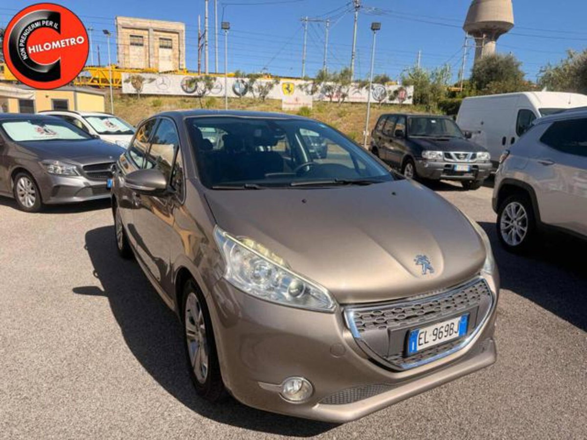 Peugeot 208 VTi 82 CV 5 porte Allure (2)
