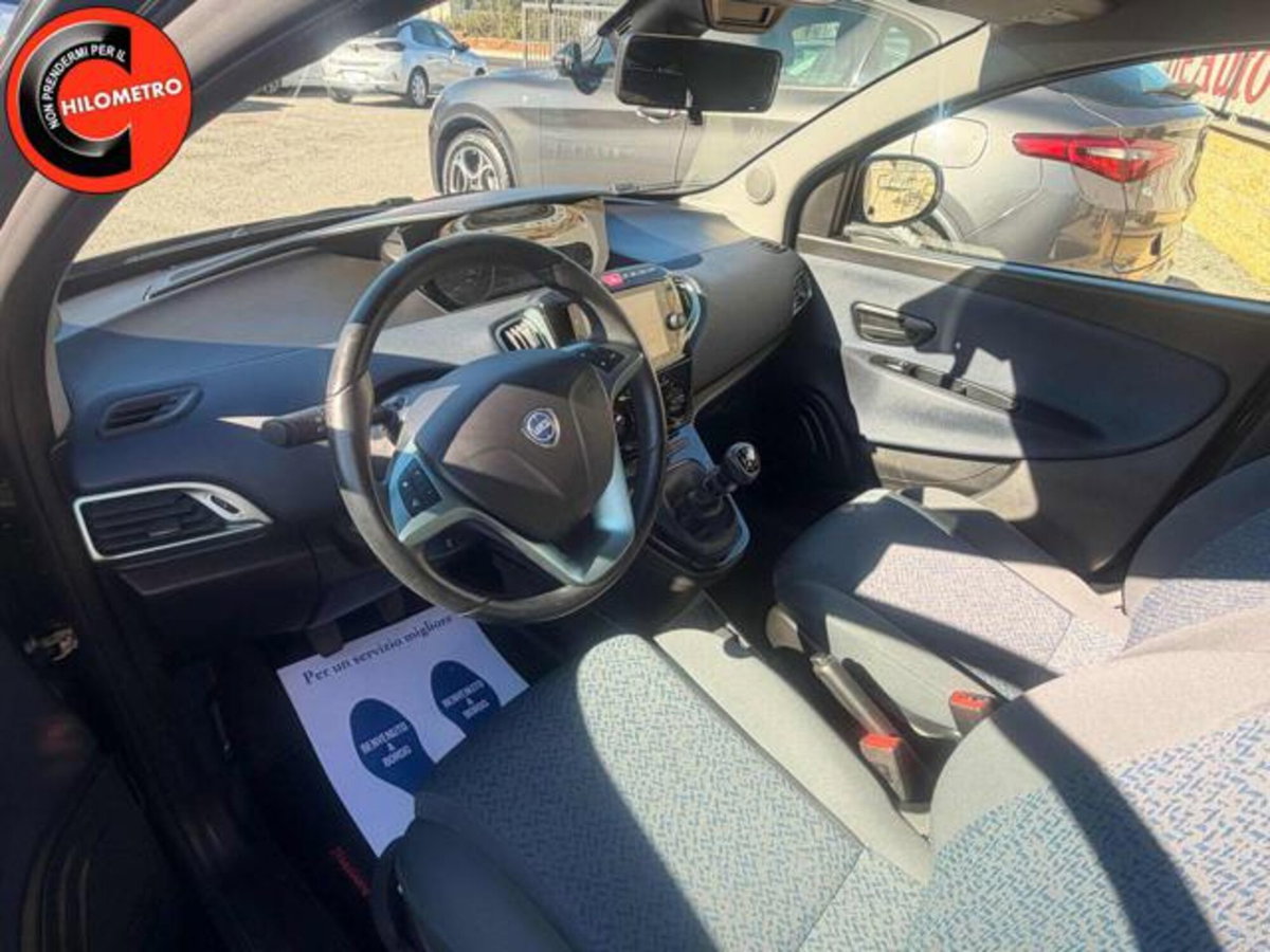 Lancia Ypsilon 1.0 FireFly 5 porte S&S Hybrid Gold Plus (10)