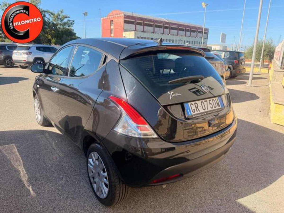 Lancia Ypsilon 1.0 FireFly 5 porte S&S Hybrid Gold Plus (16)