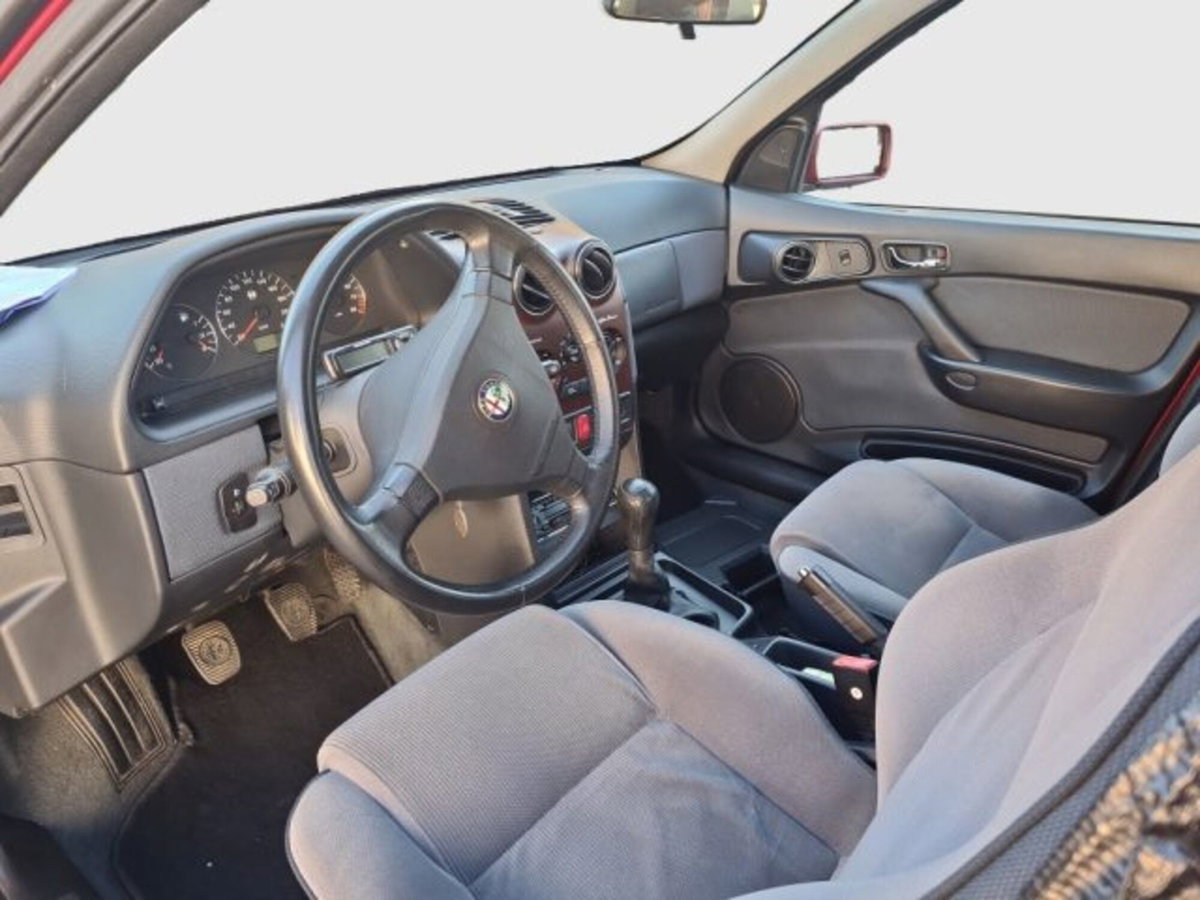 Alfa Romeo 146 1.4i 16V Twin Spark cat (10)