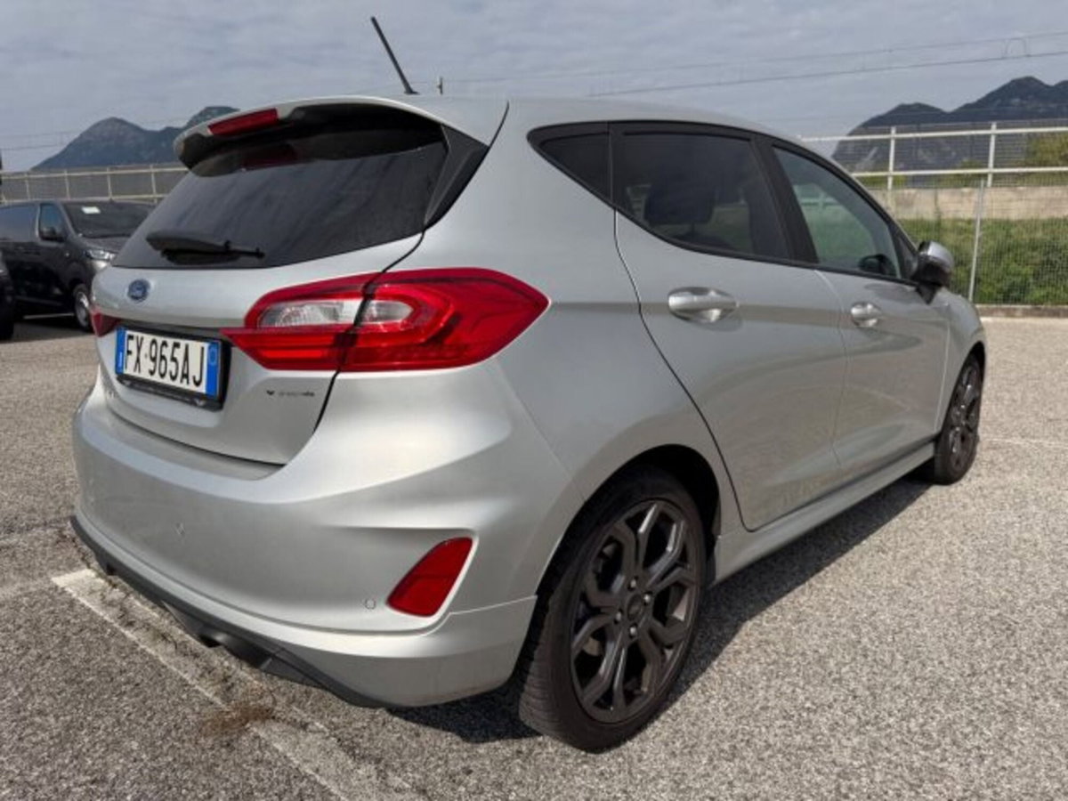 Ford Fiesta 1.0 EcoBoost 100CV 5 porte ST-Line (4)