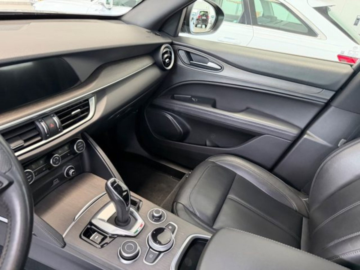 Alfa Romeo Stelvio Stelvio 2.2 Turbodiesel 210 CV AT8 Q4 Ti (11)