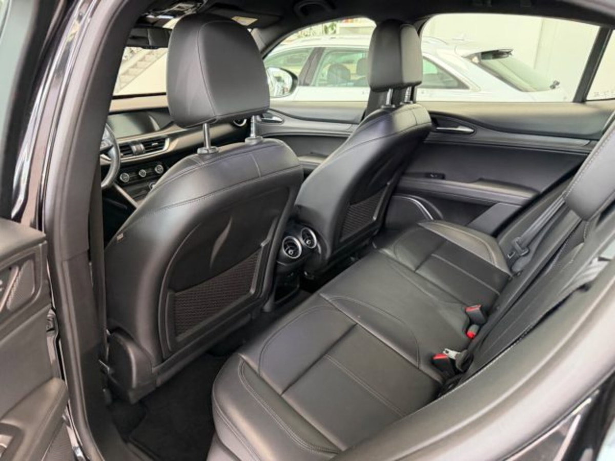 Alfa Romeo Stelvio Stelvio 2.2 Turbodiesel 210 CV AT8 Q4 Ti (12)