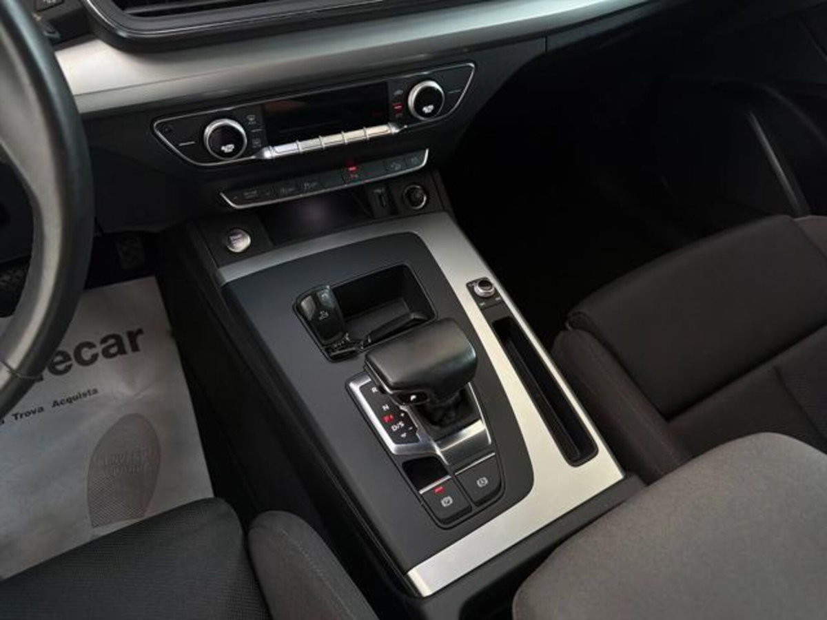 Audi Q5 40 TDI 204 CV quattro S tronic Business (11)