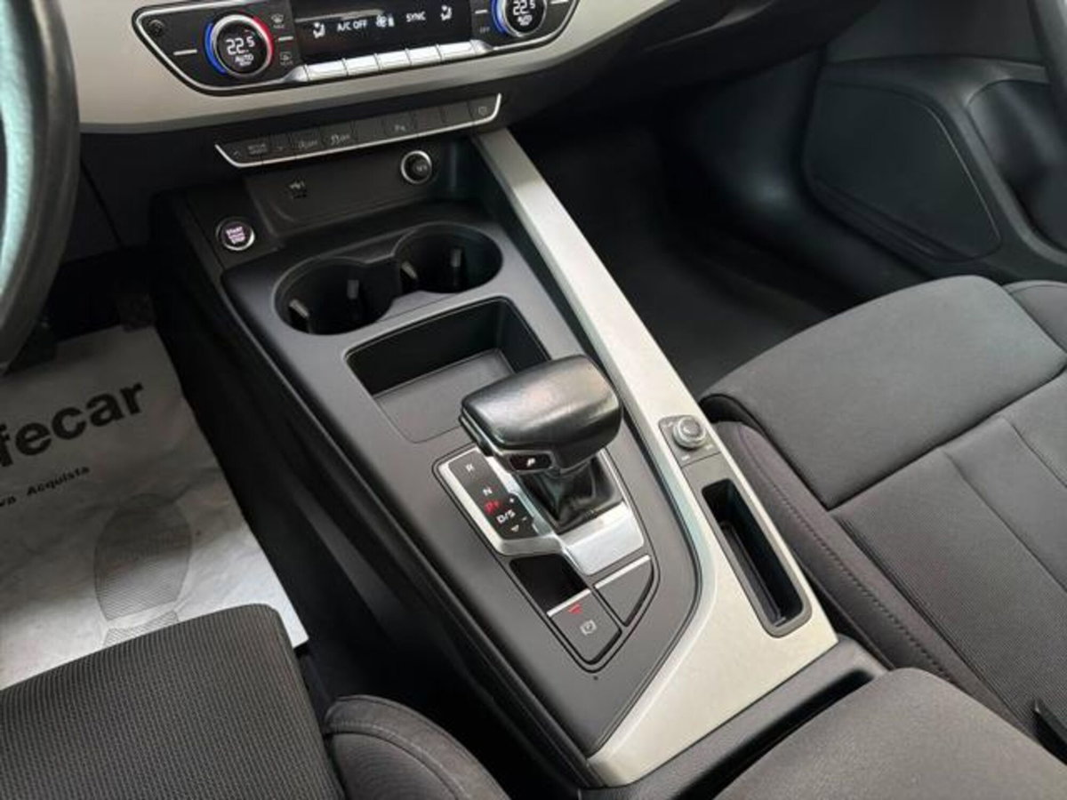 Audi A4 Avant 30 TDI/136 CV S tronic S line edition (11)