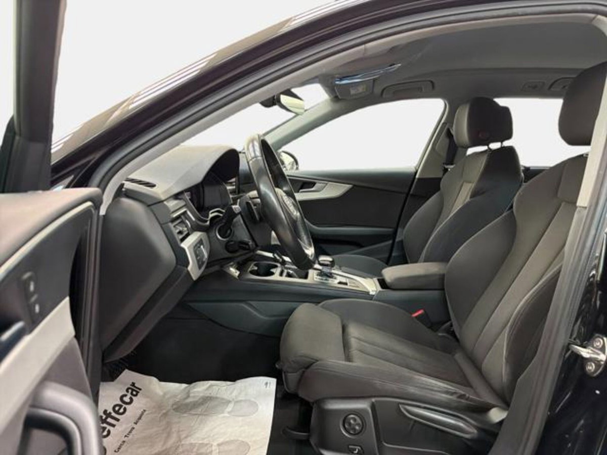 Audi A4 Avant 30 TDI/136 CV S tronic S line edition (12)