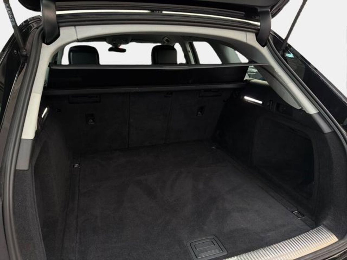 Audi A4 Avant 30 TDI/136 CV S tronic S line edition (14)