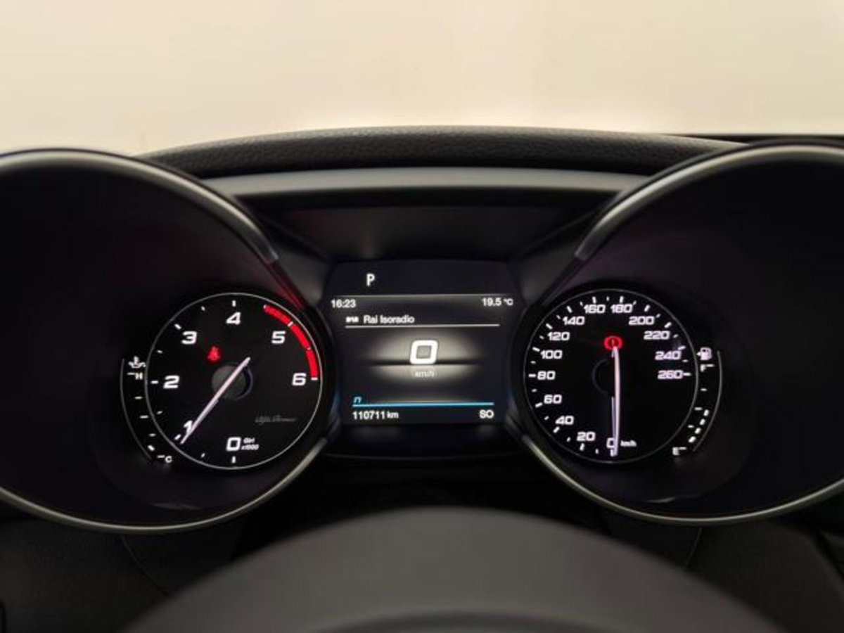 Alfa Romeo Giulia 2.2 Turbodiesel 160 CV AT8 Sprint (9)