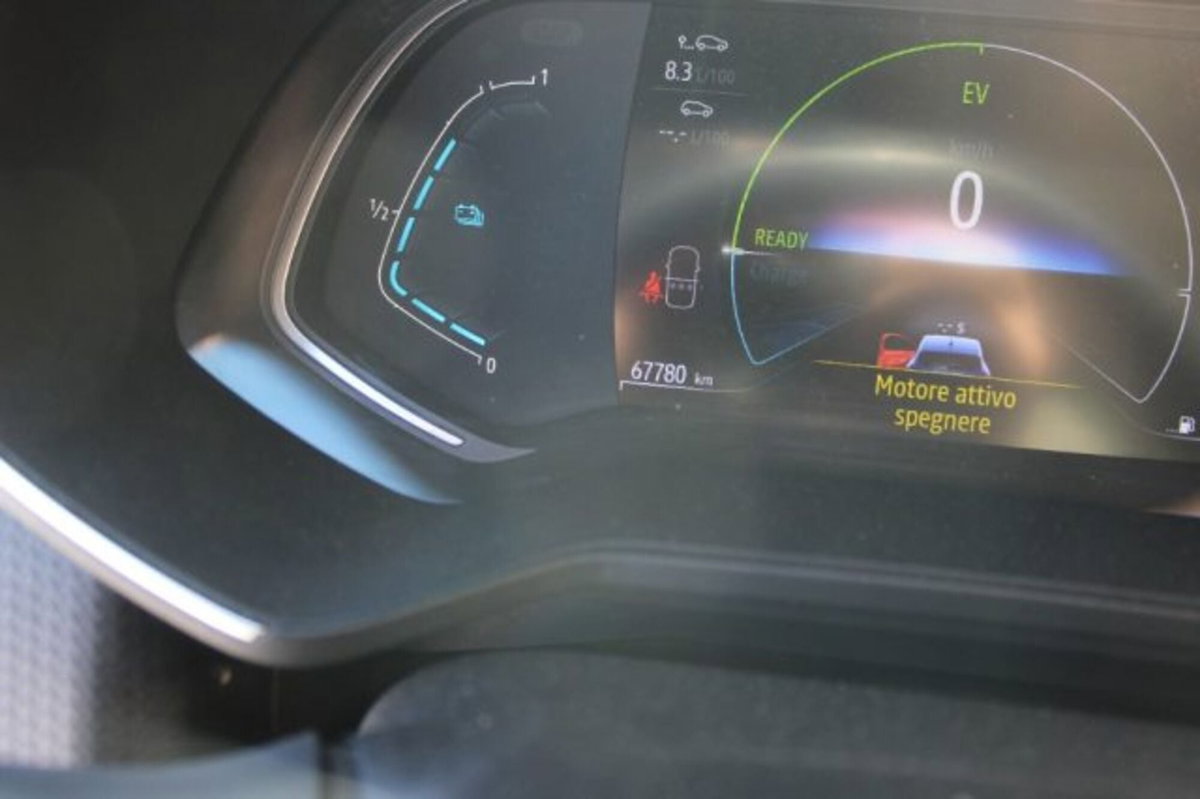 Renault Clio Full Hybrid E-Tech 140 CV 5 porte Business (9)