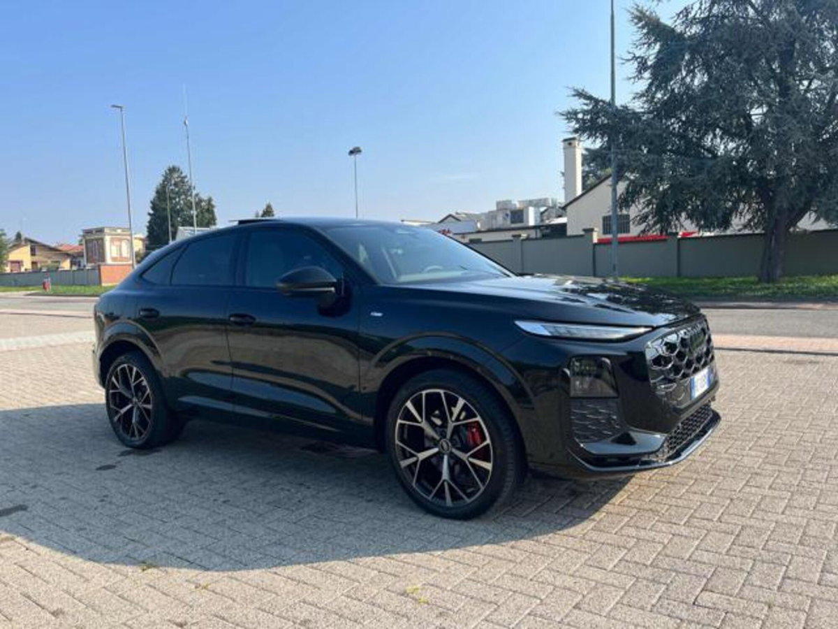 Audi Q3 Sportback 2.0 tdi S line edition 150cv s-tronic (3)