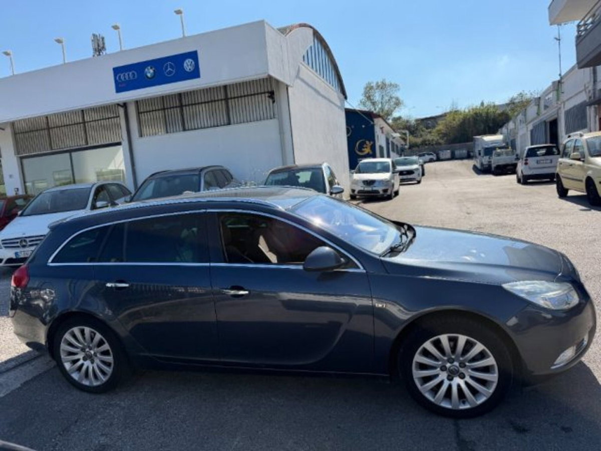 Opel Insignia Station Wagon CDTI 160CV Sports aut. Cosmo (3)