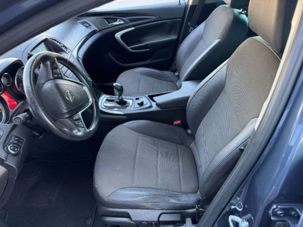 Opel Insignia Station Wagon CDTI 160CV Sports aut. Cosmo (8)