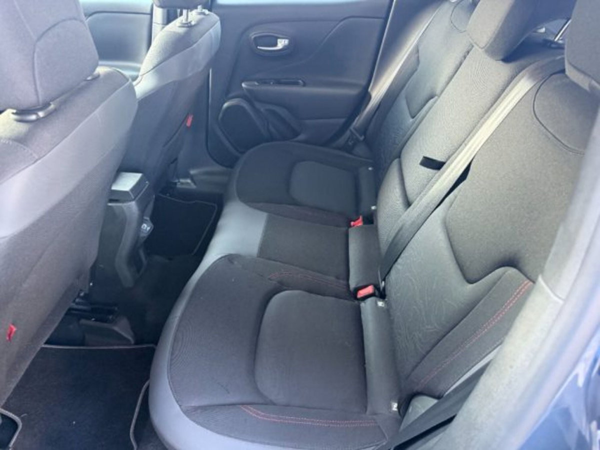 Jeep Renegade 1.3 T4 240CV PHEV 4xe AT6 Trailhawk (7)