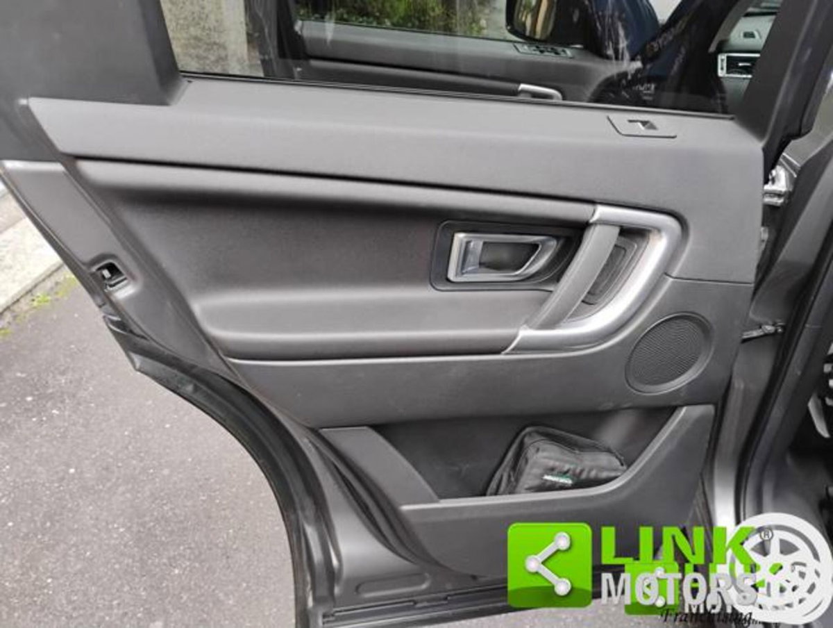 Land Rover Discovery Sport 2.0 TD4 150 CV SE (11)