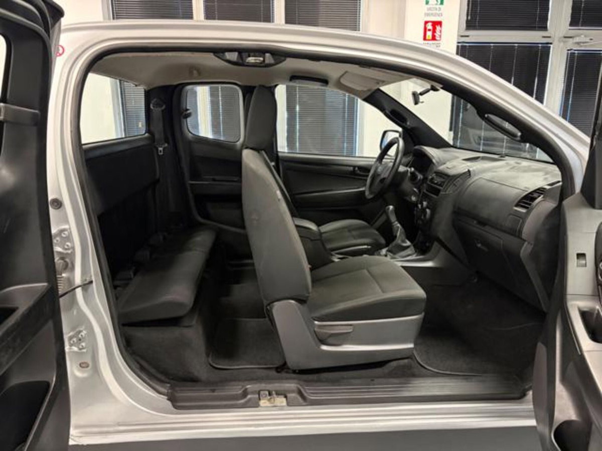 Isuzu D-Max Pick-up 2.5 Space Cab Satellite 4WD (13)