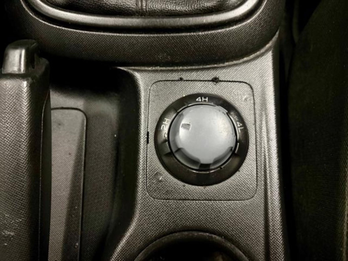 Isuzu D-Max Pick-up 2.5 Space Cab Satellite 4WD (16)