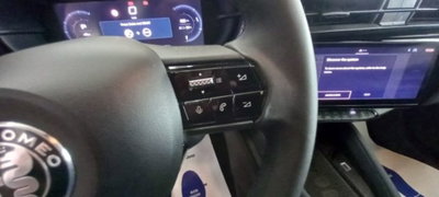 Alfa Romeo Junior elettrica Intensa 156cv (11)