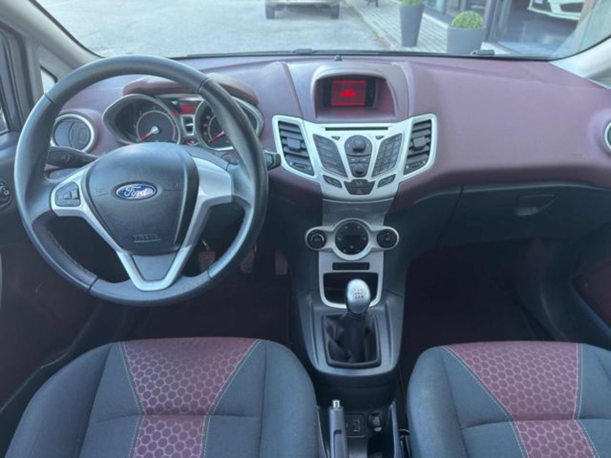 Ford Fiesta 1.6 TDCi 95 CV 5p. Titanium (9)