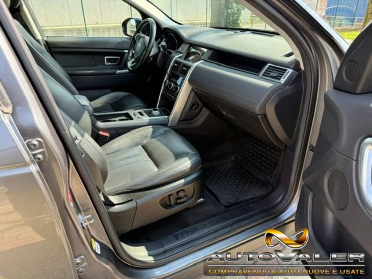 Land Rover Discovery Sport 2.0 TD4 180 CV HSE (9)