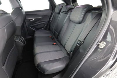 Peugeot 3008 PureTech Turbo 130 S&S EAT8 Allure (3)