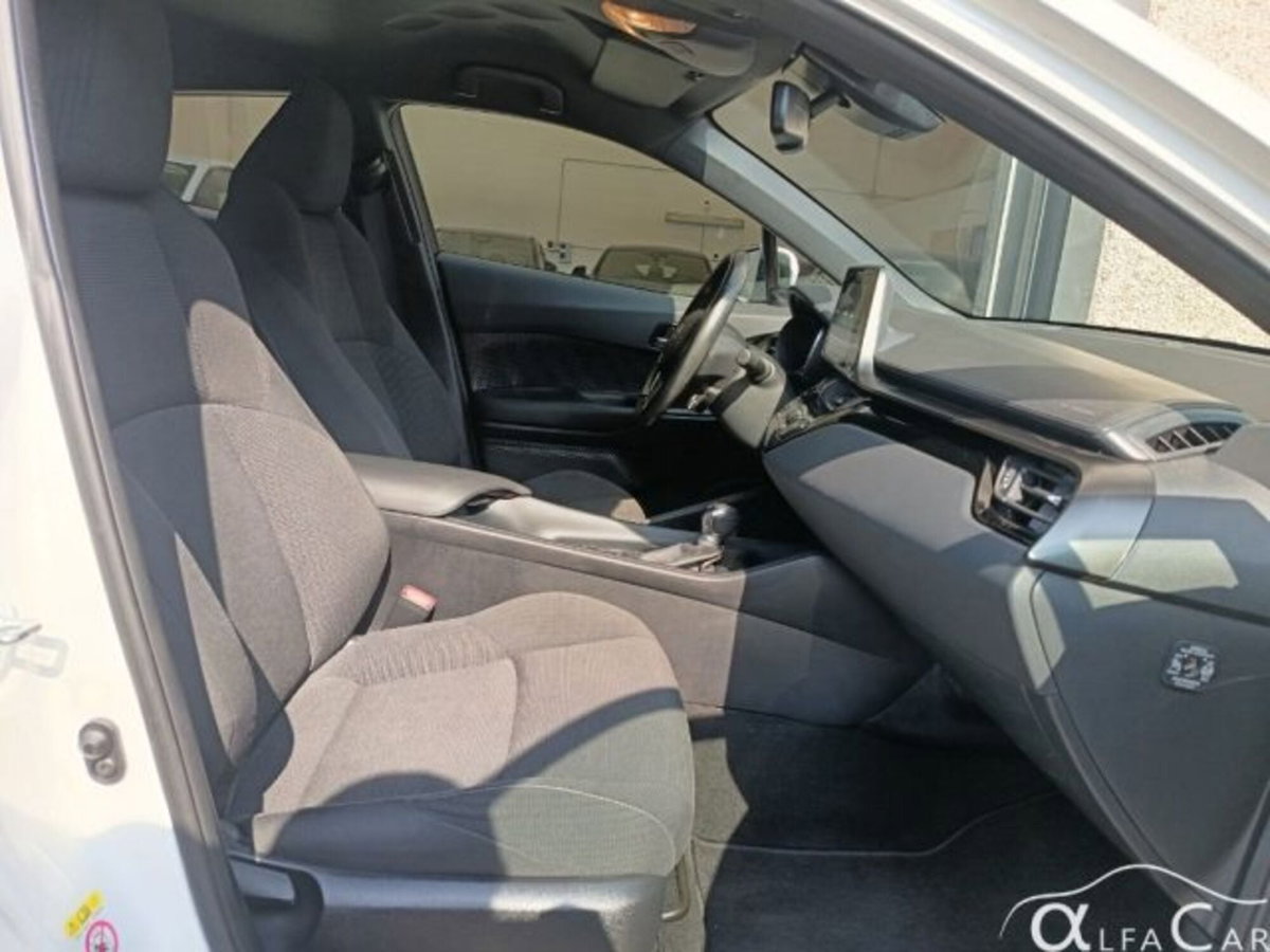 Toyota Toyota C-HR 1.8 Hybrid E-CVT Trend (5)