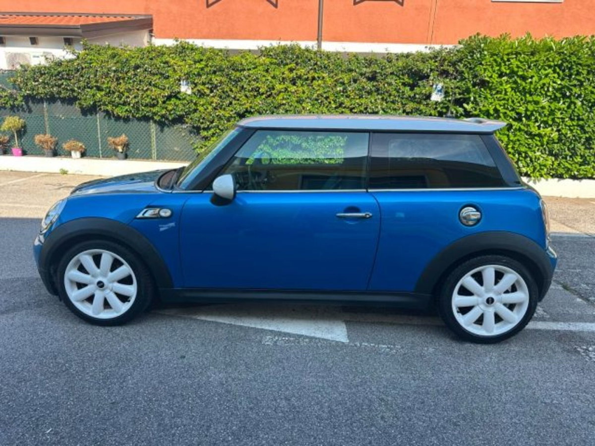 MINI Mini 1.6 16V Cooper S (2)