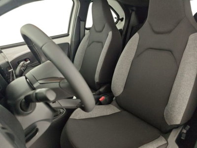 Toyota Aygo X 1.0 Active 72cv (6)