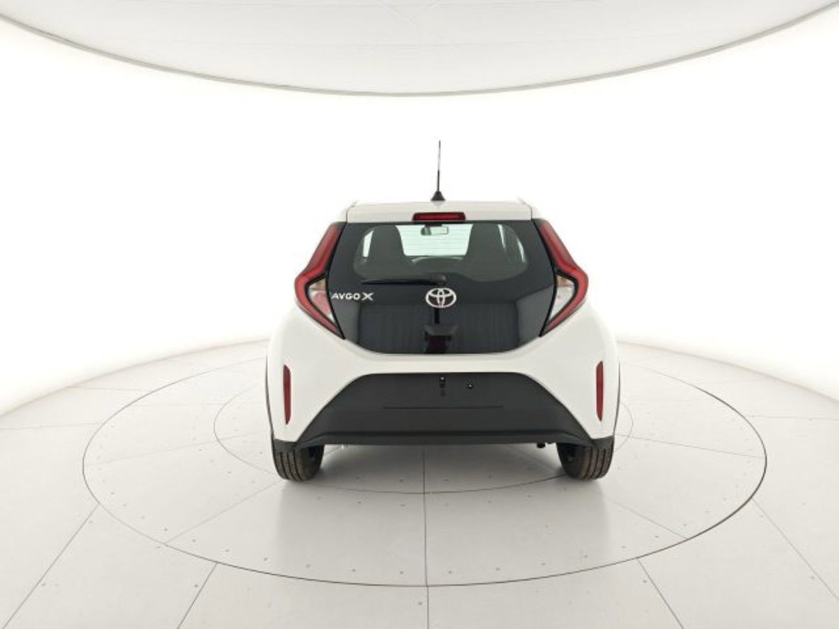 Toyota Aygo X 1.0 Active 72cv (9)