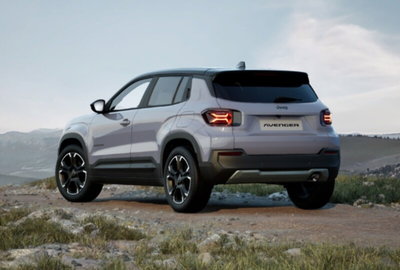 Jeep Avenger 1.2 turbo e-hybrid mhev Summit fwd 110cv edct6 (2)