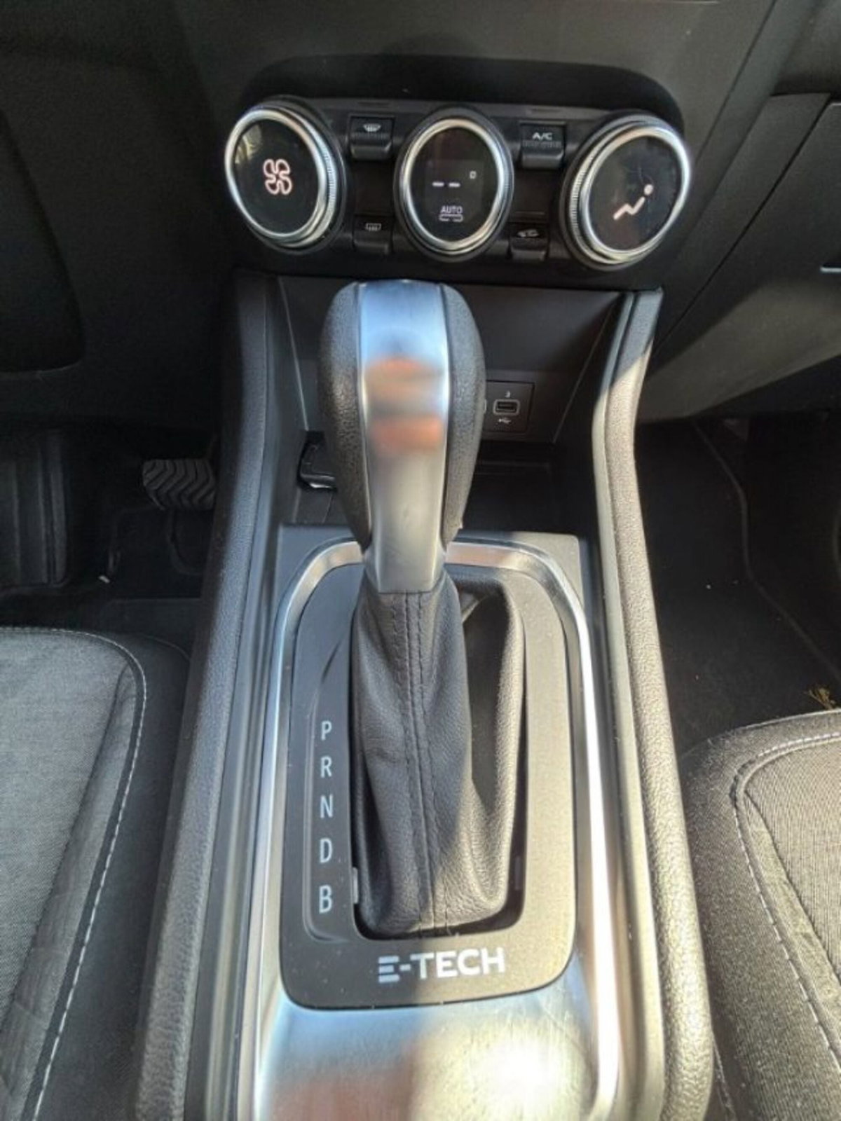 Renault Captur Full Hybrid E-Tech 145 CV Business (12)