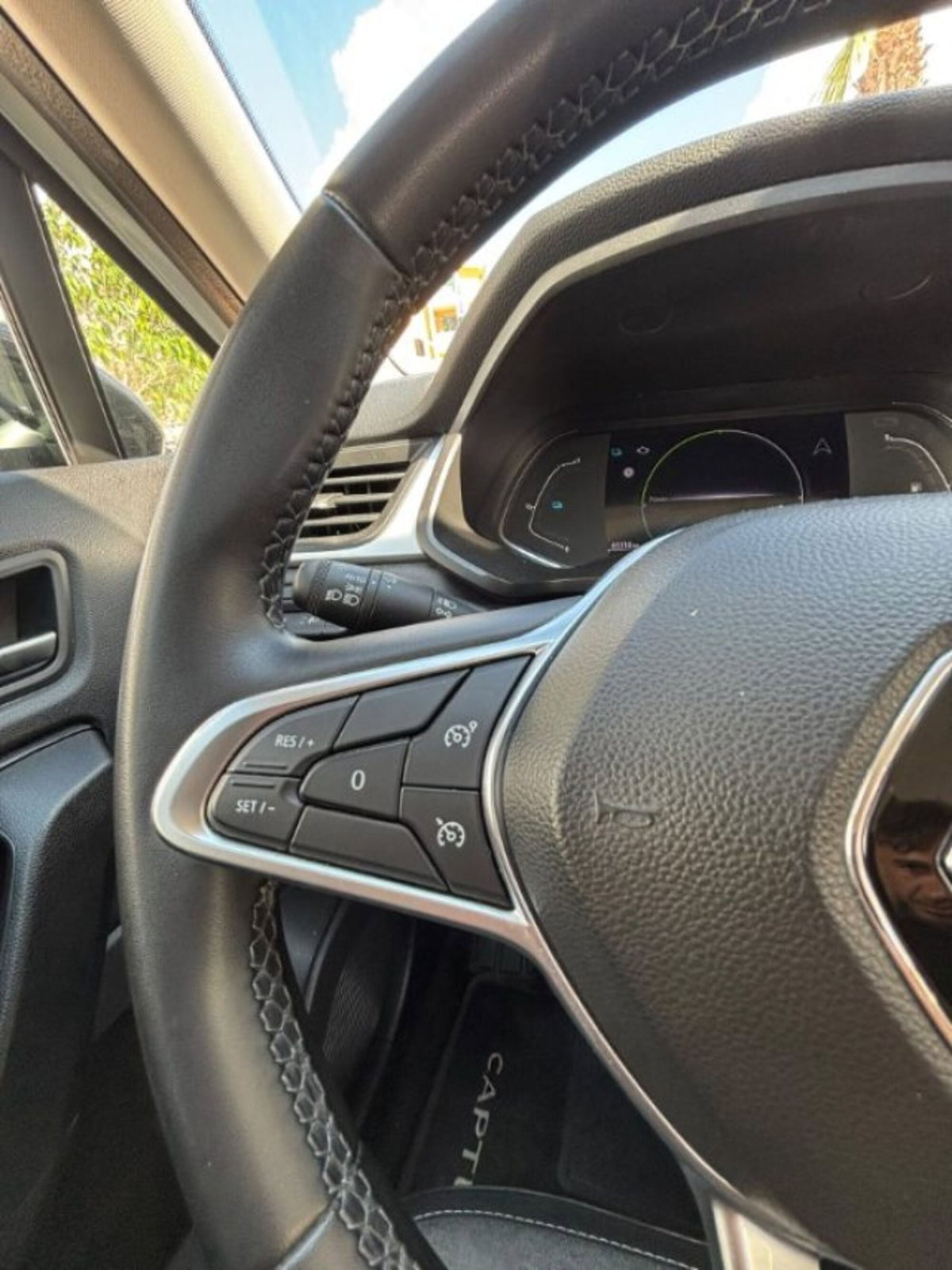 Renault Captur Full Hybrid E-Tech 145 CV Business (9)