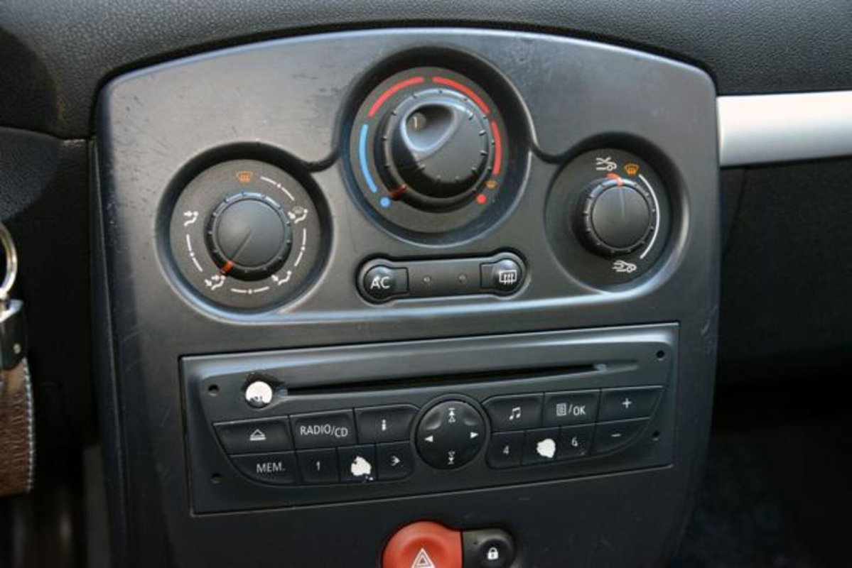 Renault Clio 1.2 16V 5 porte GPL Dynamique (13)
