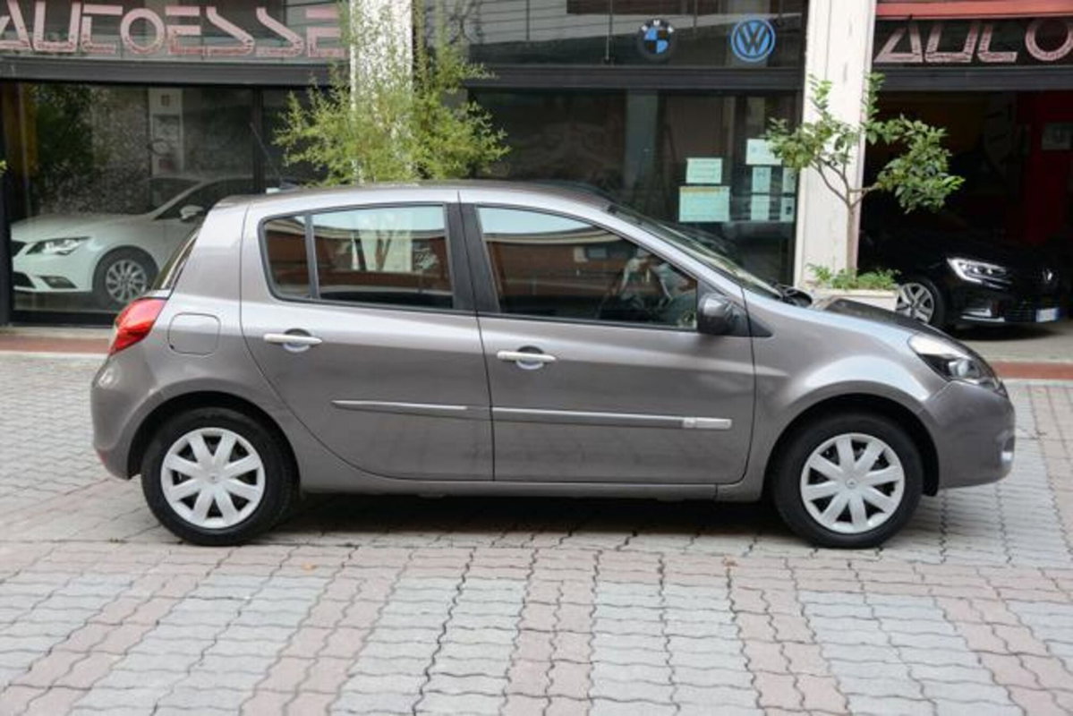 Renault Clio 1.2 16V 5 porte GPL Dynamique (4)