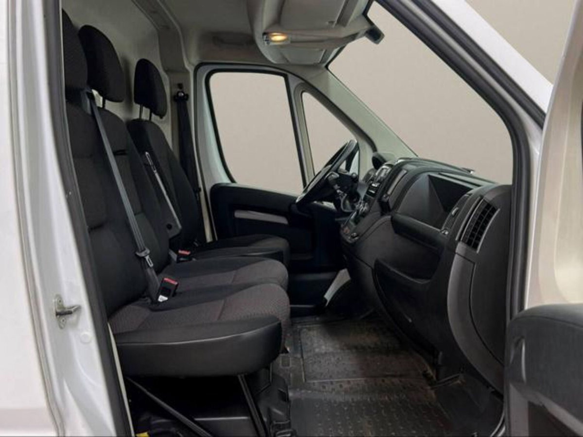 Peugeot Boxer Furgone 35 L2H2 2.2 diesel 140cv S&S semivetrato (12)