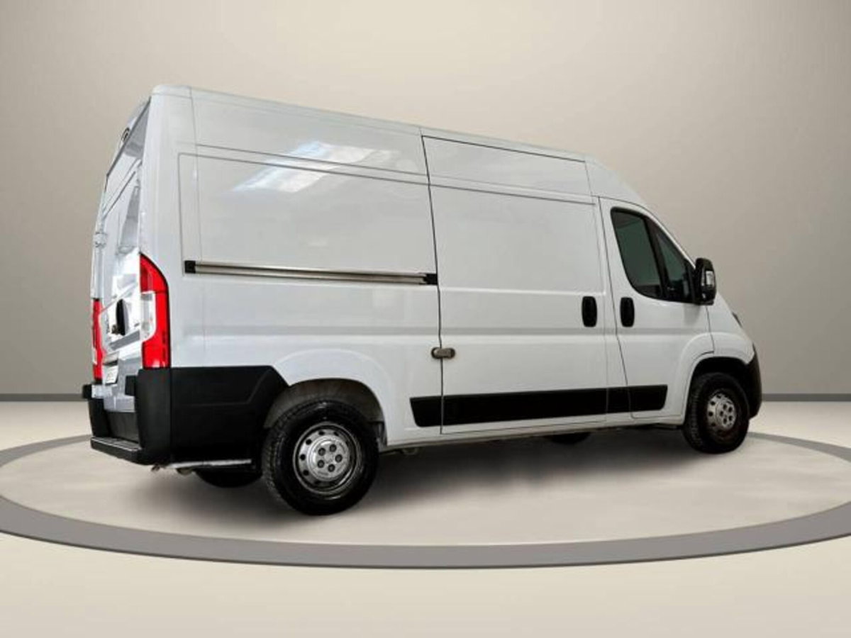 Peugeot Boxer Furgone 35 L2H2 2.2 diesel 140cv S&S semivetrato (4)