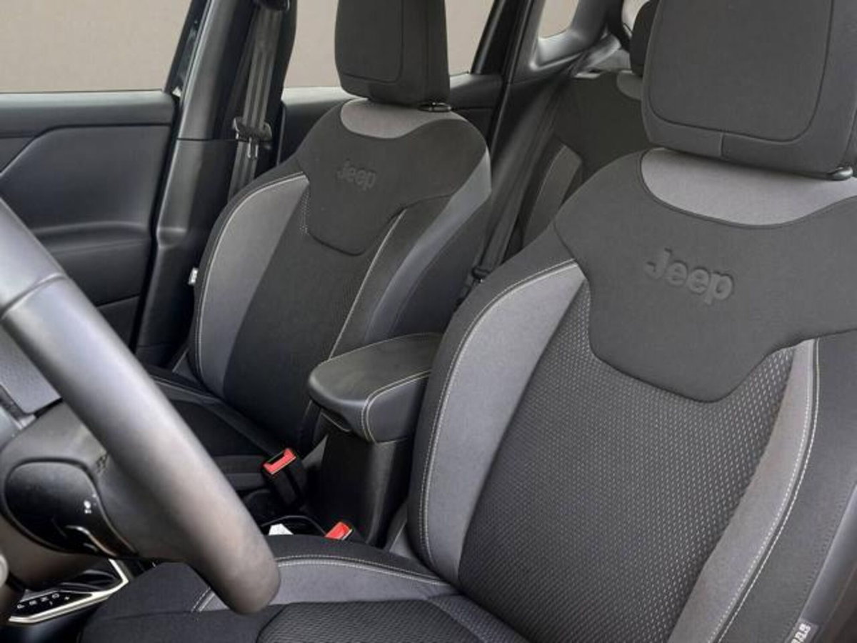 Jeep Renegade 1.3 T4 190CV PHEV 4xe AT6 Limited (9)
