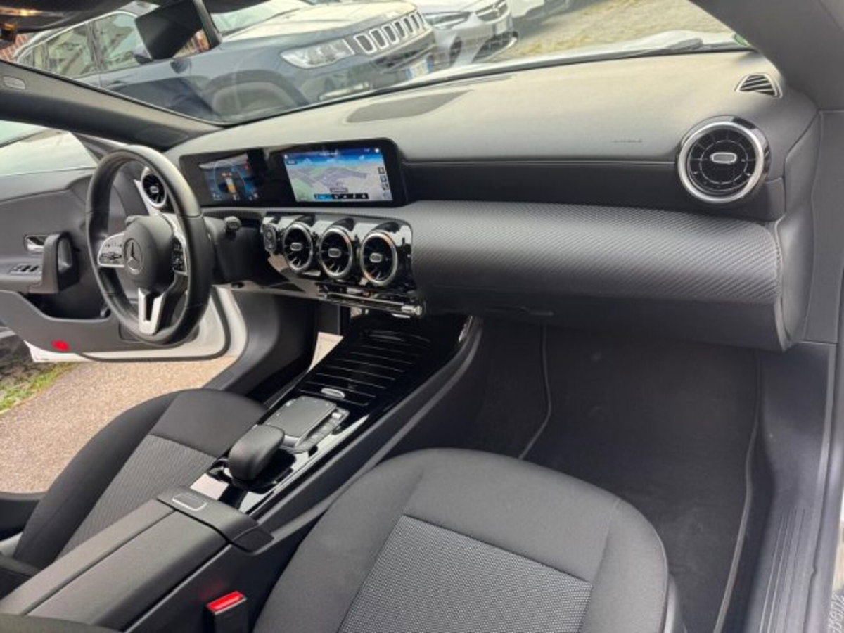 Mercedes-Benz CLA Shooting Brake 200 d Automatic Shooting Brake Business (10)